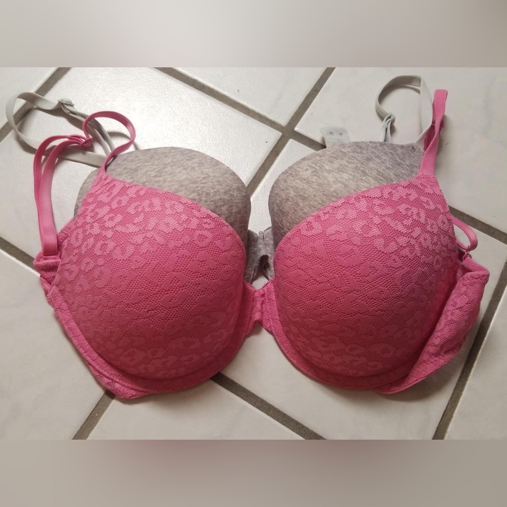 Victoria Secret Wear Everywhere Push up Bras, 32D, bundle of 2. Pink and Gray
